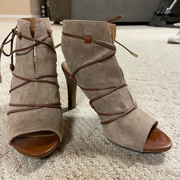 Size 7, Franco Sarto 4” Heeled, Peep-Toe Booties with Brown Leather Tie Detail - Picture 3 of 6